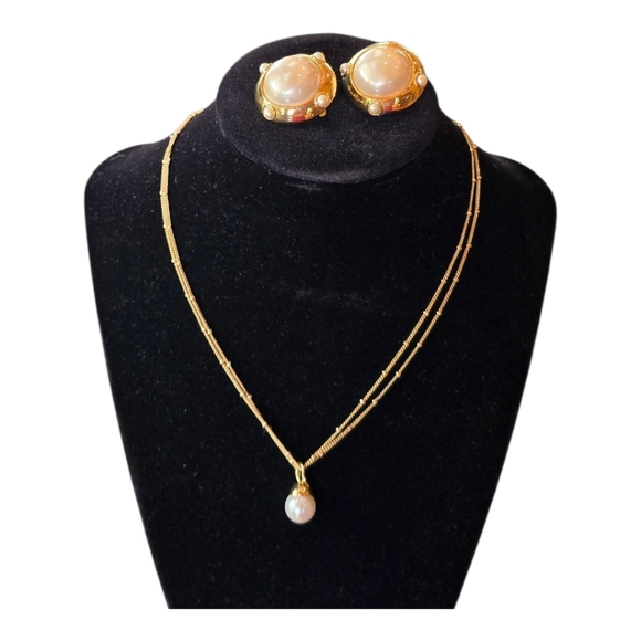 Carolee Simulated Pearl Goldtone Clip Earring Avon Necklace Set - Picture 1 of 10